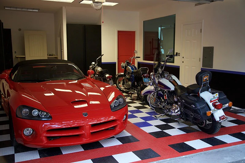 רצפה מודולרית למוסך