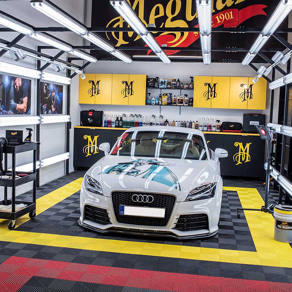 רצפה מודולרית למוסך